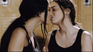 Blonde Latina tries threesome sex with lesbian skateboarders